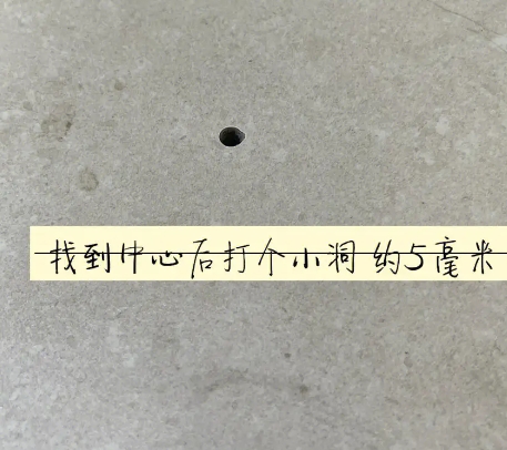 汉中瓷砖空鼓维修公司专业解答在瓷砖铺贴过程中，如果砂料搅拌不均匀，将会带来以下问题